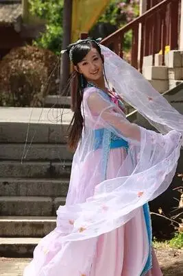 《穿越时空之灵格格》：古代公主的现代奇遇，一段跨越时空的青春友情与浪漫邂逅